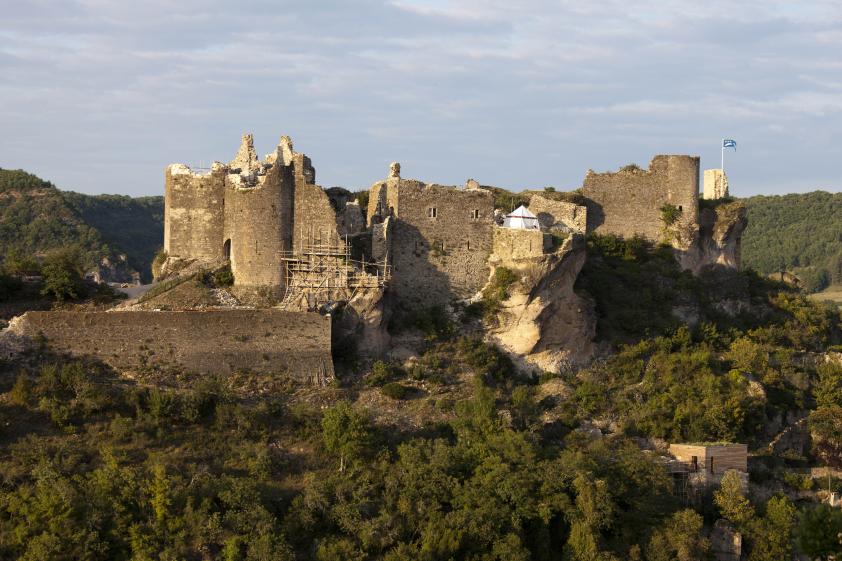 cjacques_sierpinski_forteresse_de_penne-vue_generale-2.jpg