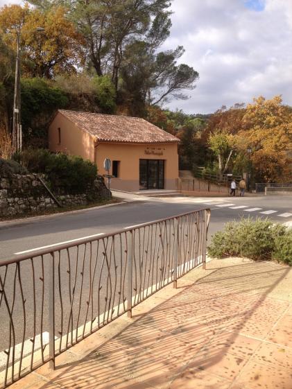 1501-poste_de_police_1m0.jpg