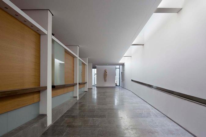 narthex-vu-de-lentree.jpg
