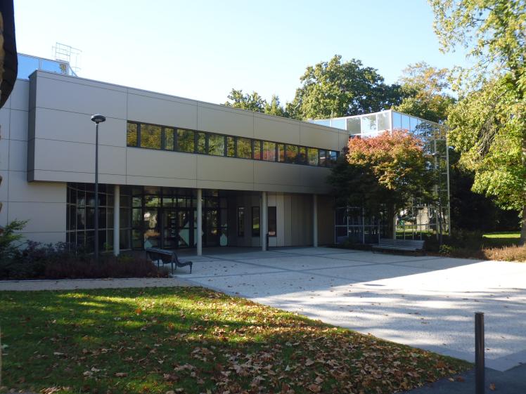 Entrée principale du centre culturel