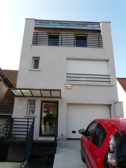 création du garage en surplomb des espaces intérieurs