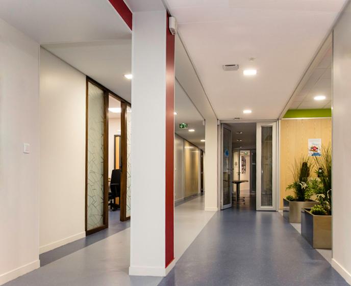 Vers la grande salle de réunion