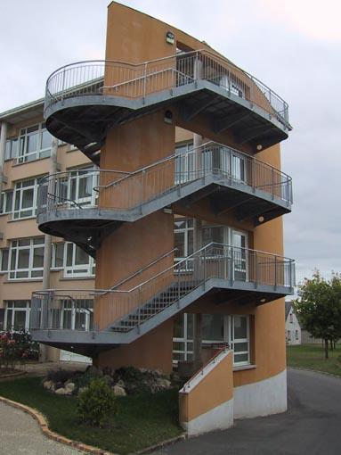 escalier-gd.jpg