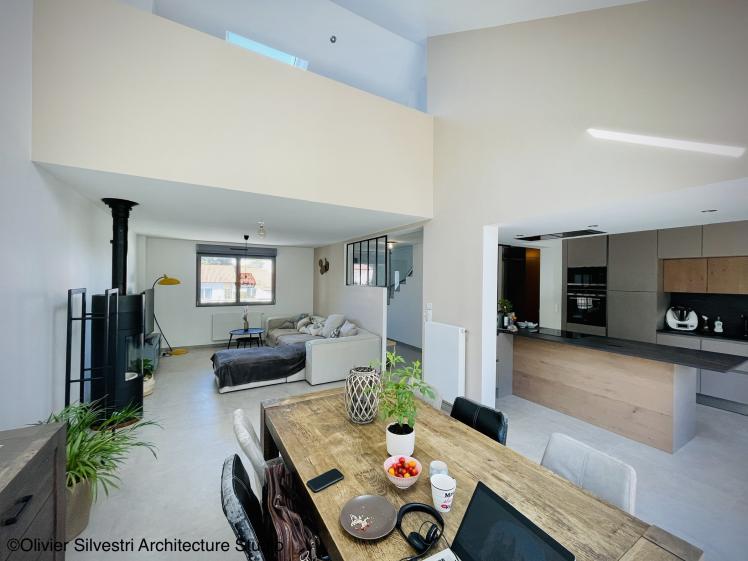 Double hauteur sur séjour