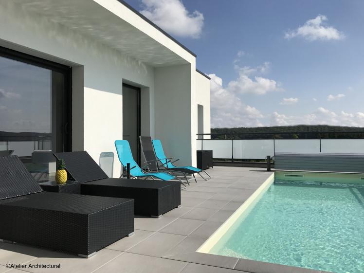 Piscine avec vue