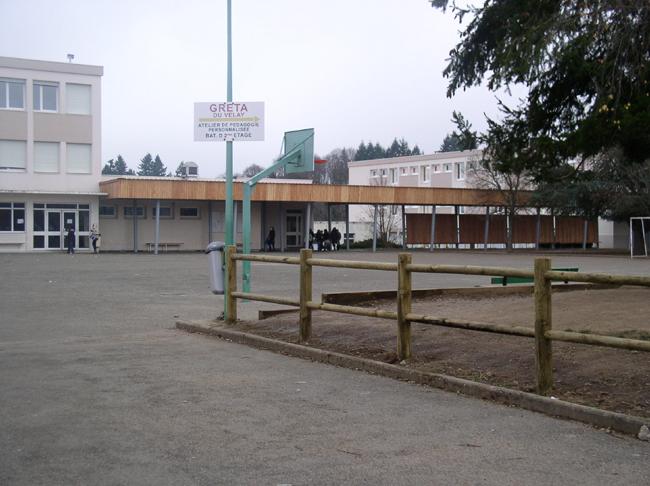 09mon06_college_le_monteil_1.jpg