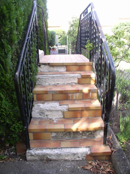 existant_vue_escalier_exterieur.jpg