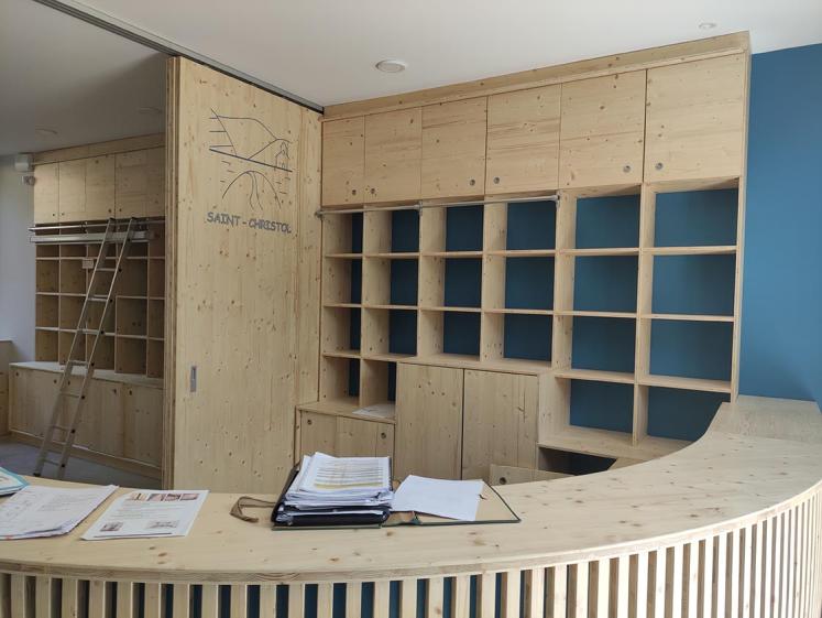 banque, cloison coulissante et rayonnage rangements sur mesure