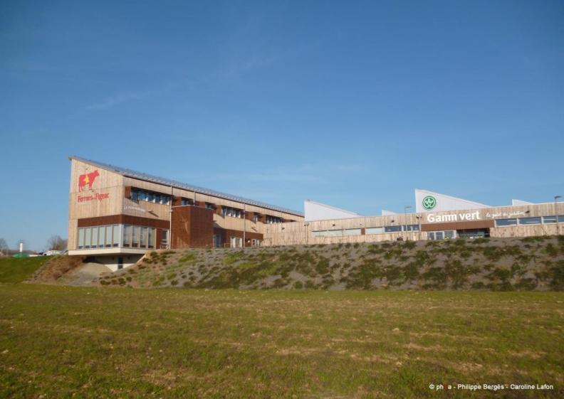 facade_depuis_la_route.jpg