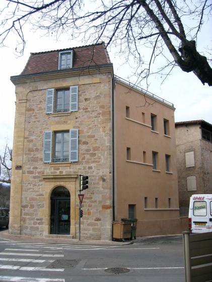 facade_cir_1.jpg