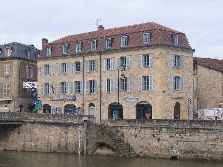 vue_de_la_rive_du_cele.jpg