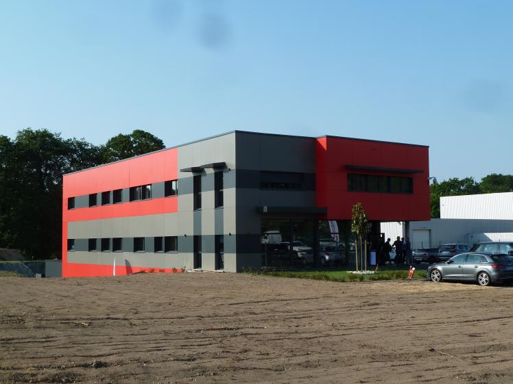 bureaux_a_grand-couronne_-_j.duclos_et_e.lavallee_architectes.jpg
