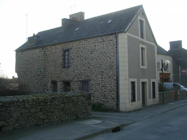vu_laterale_et_rue.jpg