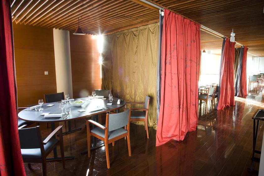 restaurantloundge.jpg