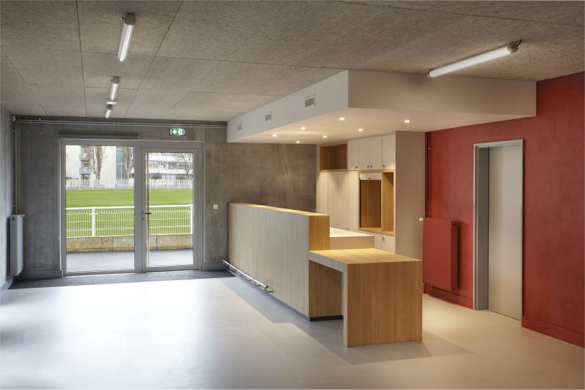 Le club house : fonctionnel et chaleureux
