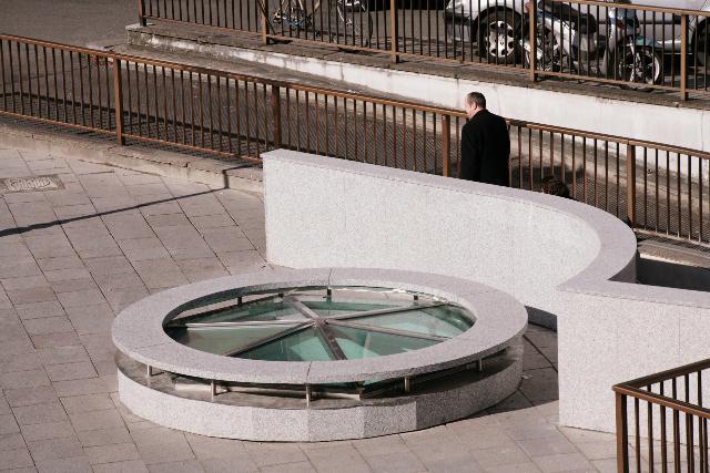 L'atrium vu de la place Gutenberg