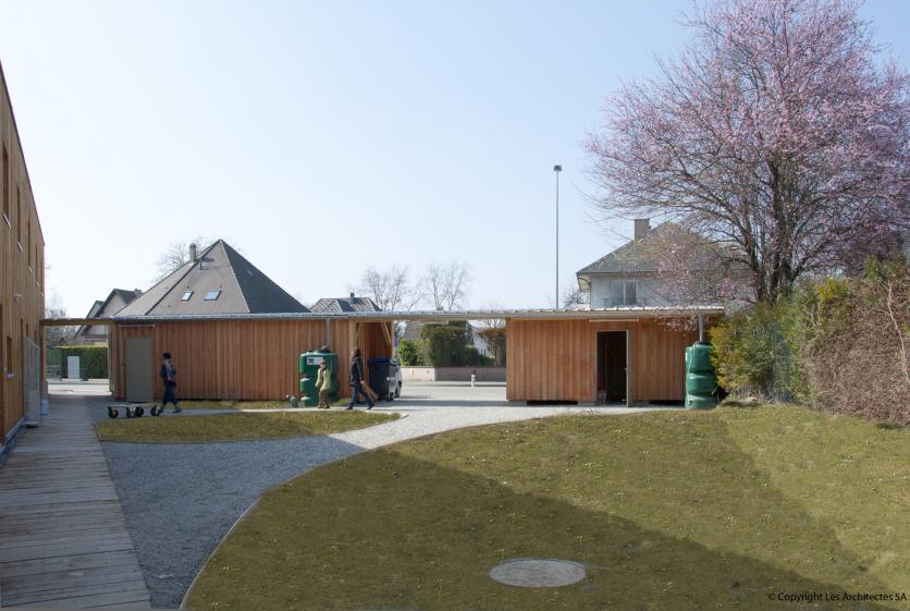 La cour partagée