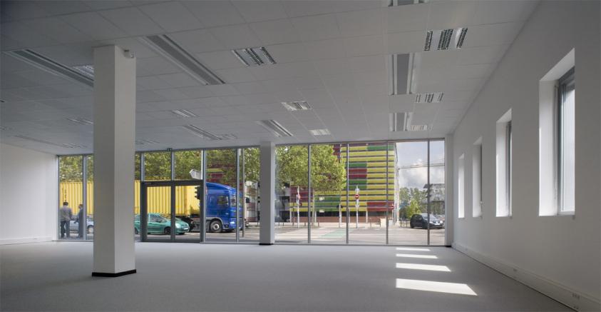 Un open-space en rez-de-chaussée
