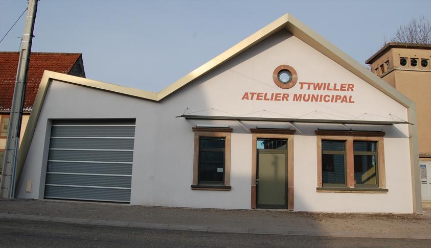 Transformation de l'ancienne laiterie en atelier municipal. OTTWILLER. 2010-2011