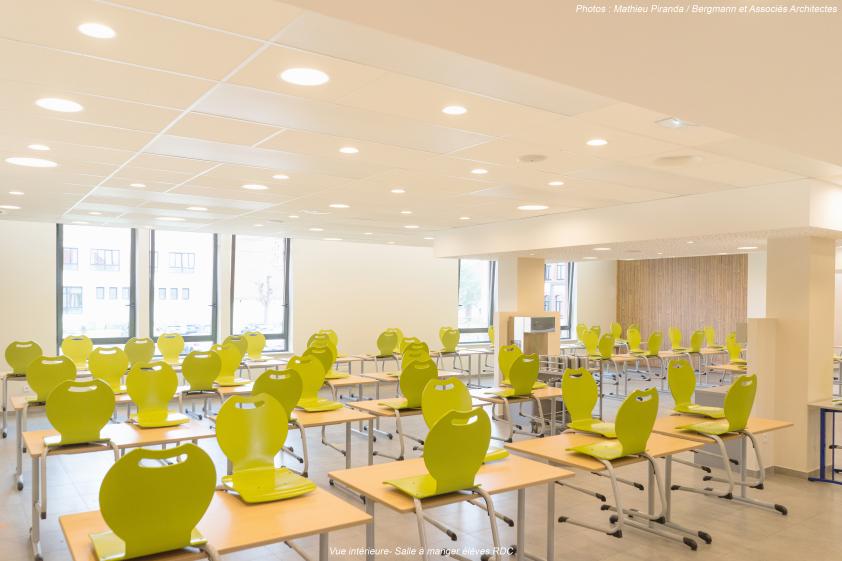 09_-_vue_interieure_-_salle_a_manger_rdc_-_photo_libre_de_droit.jpg
