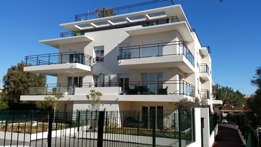 01_villaoressence_a.jpg