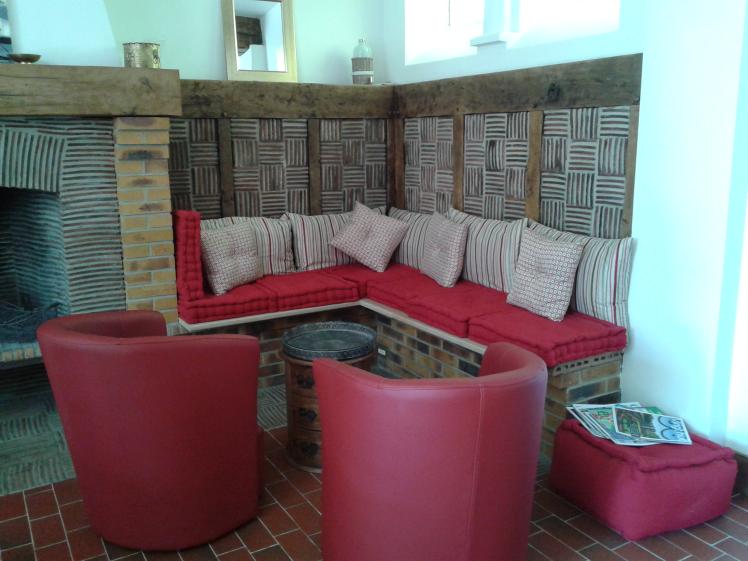 LE PETIT SALON