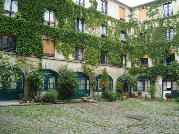 VUE DE LA COUR DU COUVENT