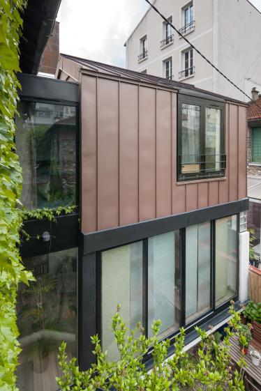 VUE DE L'EXTENSION DEPUIS LA MAISON EXISTANTE
