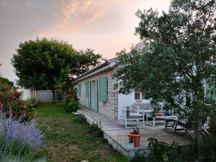Vue extérieure terrasse bois
