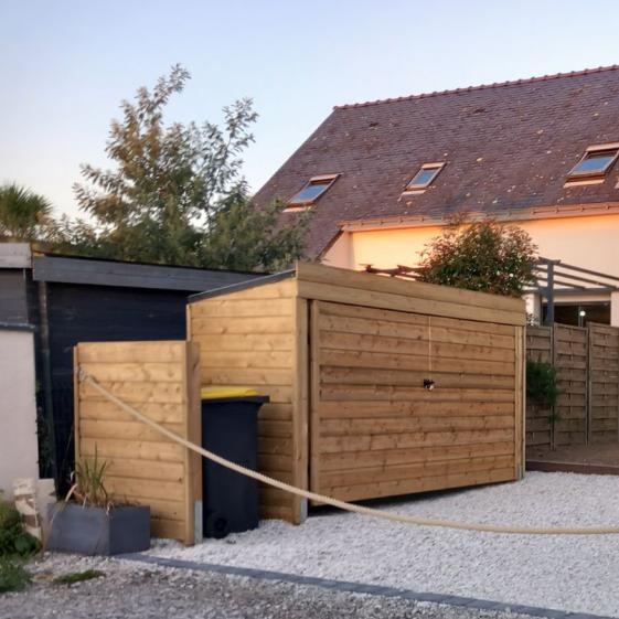 Abri à vélos et poubelles