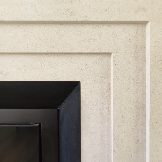 Détail du cadre en pierre dessiné par l'atelier mobe