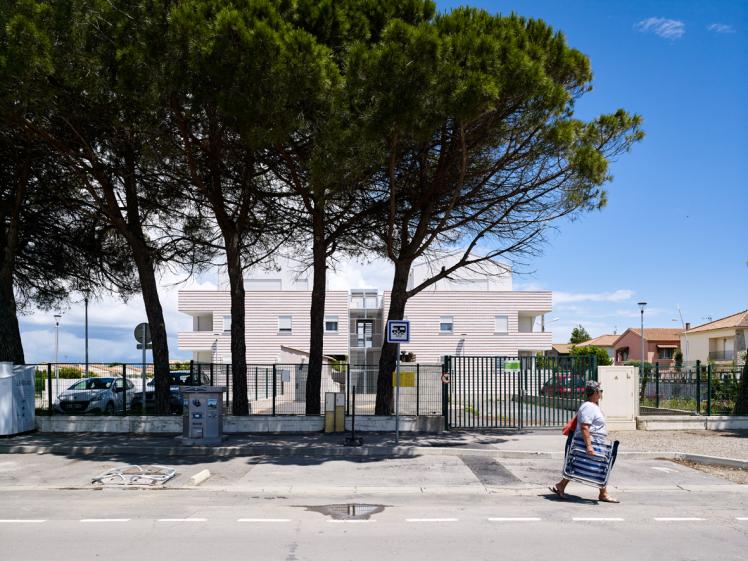 10 Logements sociaux / Vue depuis la rue