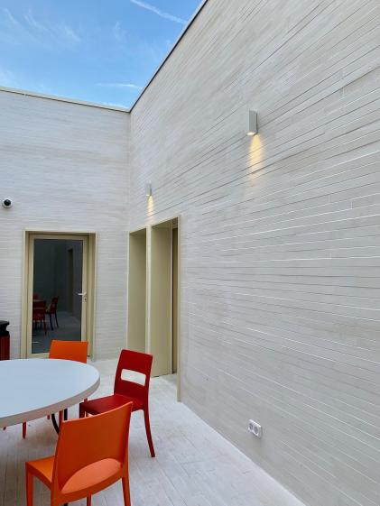 Bureau de Poste / Cazouls Les Béziers / Vue cour intérieure