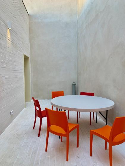 Bureau de Poste / Cazouls Les Béziers / Vue cour intérieure