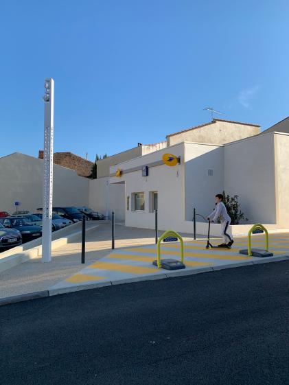 Bureau de Poste / Cazouls Les Béziers / Vue facade principale