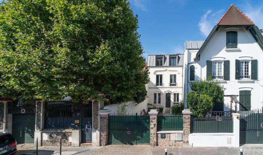 Façade principale depuis la rue