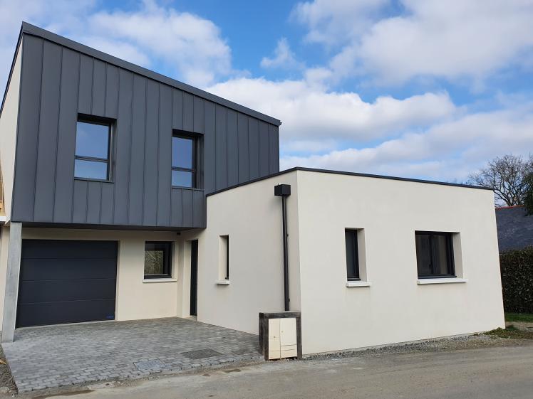 Maison contemporaine toiture terrasse et monopente