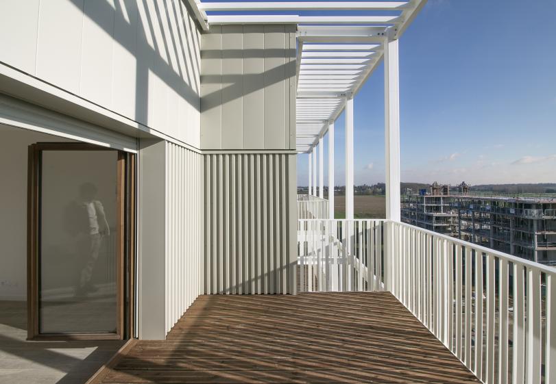 Terrasse R+5 / structure rapportée