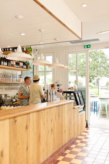 2-guinguette_interiors_bouclaud_architecture_c_david_boureau_7420.jpg