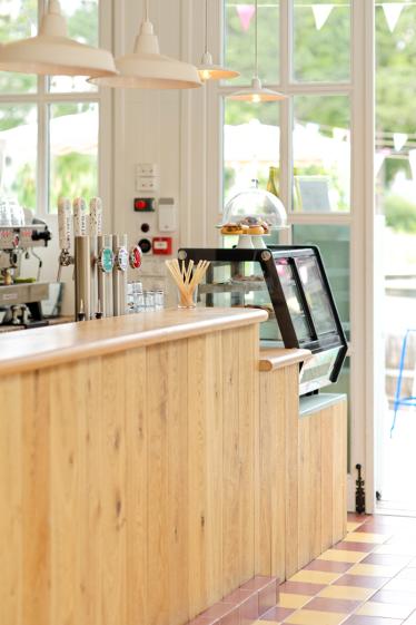 5-guinguette_interiors_bouclaud_architecture_c_david_boureau_7439.jpg