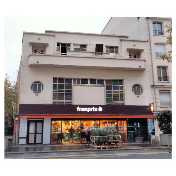 Enseigne sur rue