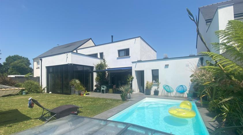 1_-_maison_neuve_saint_gregoire_piscine.jpg