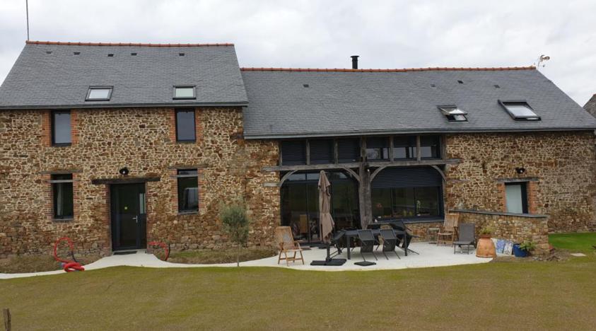 1_renovation_longere_renovation_maison_pierre_contemporaine_lise_roturier_archit