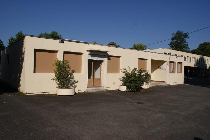 Avant Travaux - entrée de l'appartement du gardien