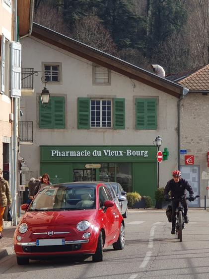 2020_cltb_renovation_batiment_du_17e_en_local_commercial_et_logements_voreppe_00