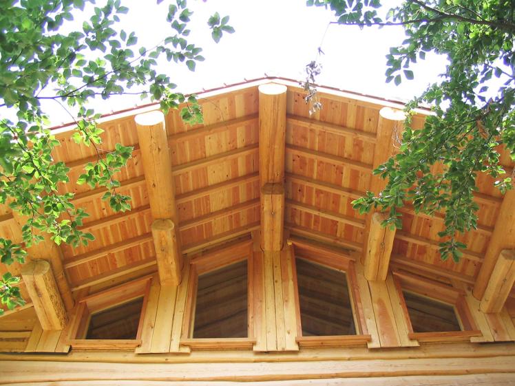 04-maison-en-bois-protection-solaire.jpg