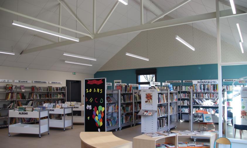 Vue intérieure de la salle de lecture