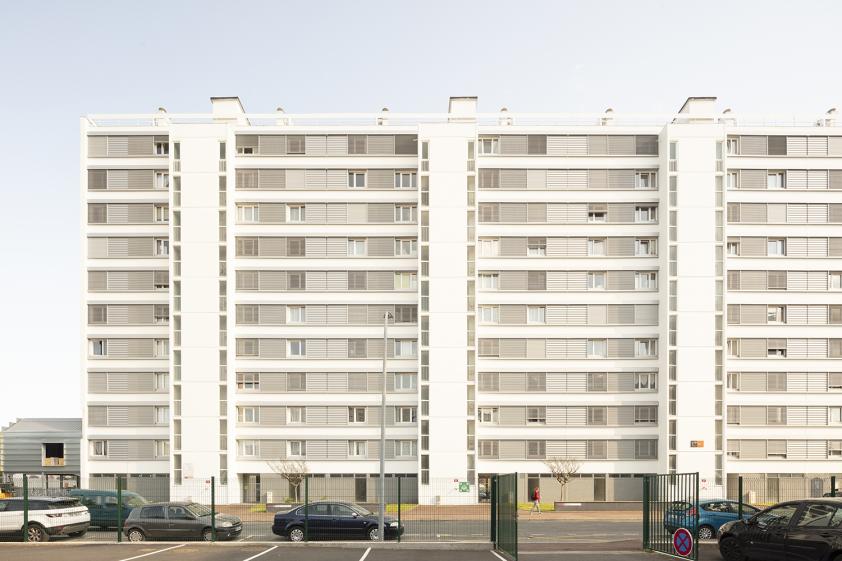 Restructuration - Réhabilitation de 270 logements pour les Résidences Pleyel et Zola / Photographe : Juan Cardona