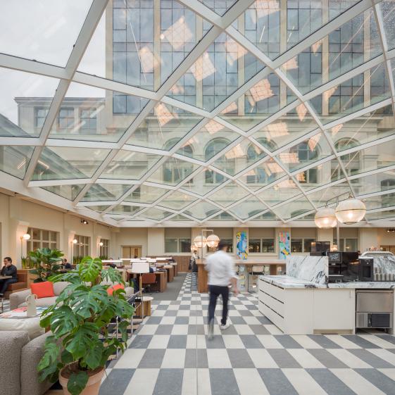Espace commun sous la verrière
