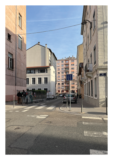 Insertion dans le tissu de La Croix-Rousse